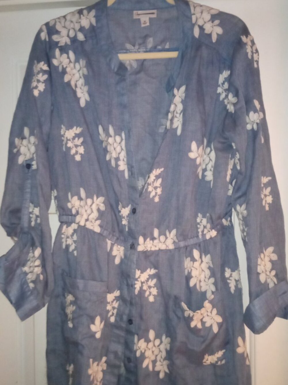Dress/top or unbuttoned can be used as a cardigan..